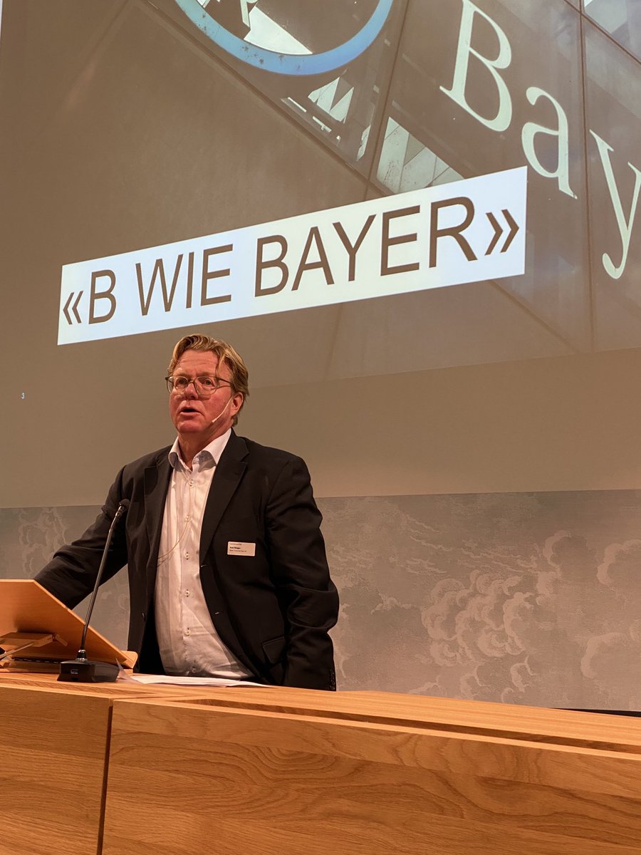 Elisabeth_S_S's tweet photo. Heute beim 1. Forum des @LifeSiencesCluster der ⁦@_hkbb⁩: #AxelSteiger, CEO ⁦@BayerSchweiz_DE⁩: “Ein Dreiländereck macht Menschen neugierig. Kein Wunder herrscht in #Basel eine überdurchschnittlich hohe Innovationskraft.” #LifeSciences #Biorevolution #Wissenschaft https://t.co/RzbIyDpfjC