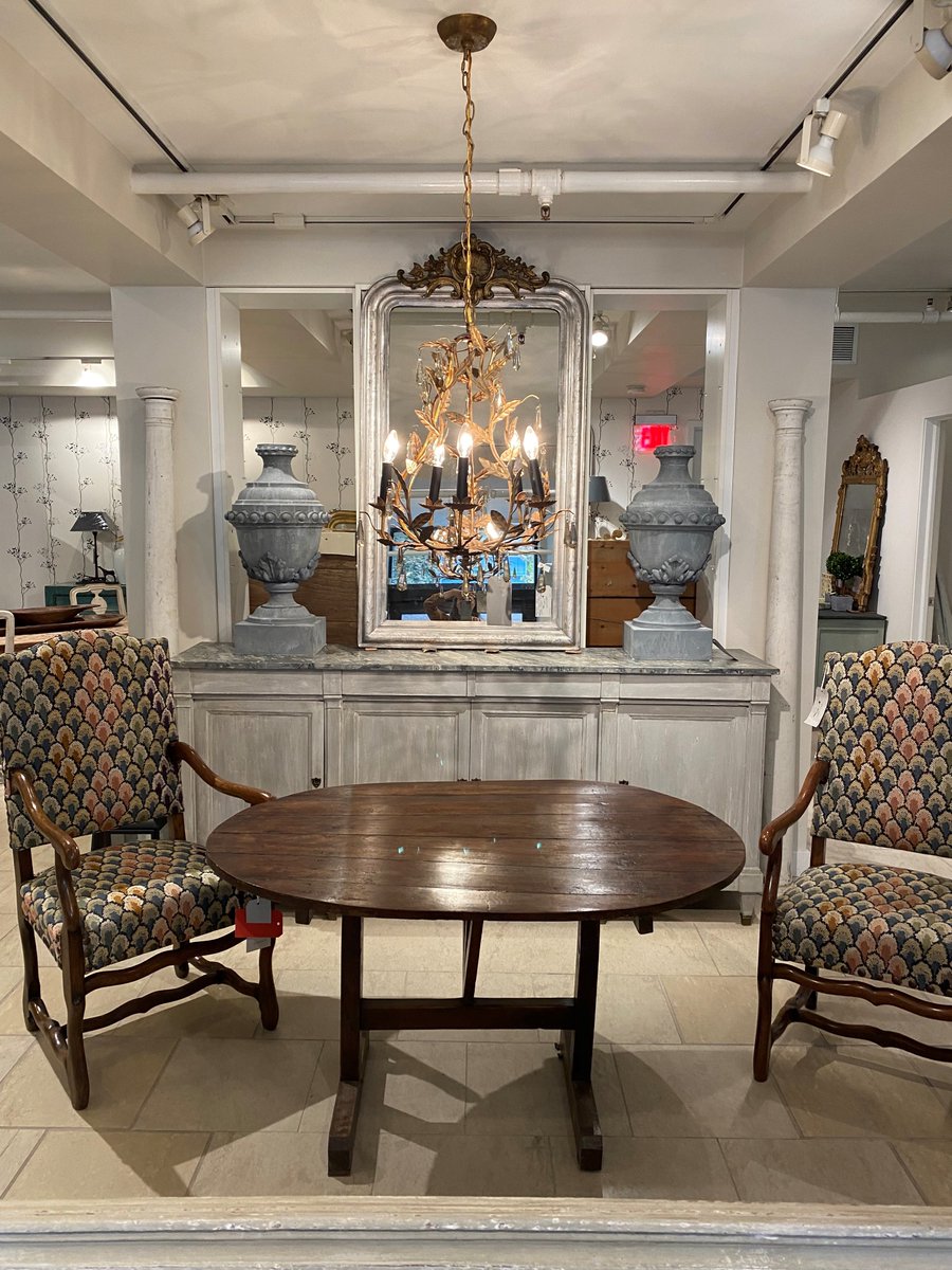 WinnetkaIL's tweet photo. Ashley and Sloane's annual holiday pop-up is open in Hubbard Woods through December 26! Visit their location at 907 Green Bay Road for French antiques, mirrors, furniture and delightful home décor. #ashleyandsloane #winnetka #shopwinnetka https://t.co/nroat1f6mg