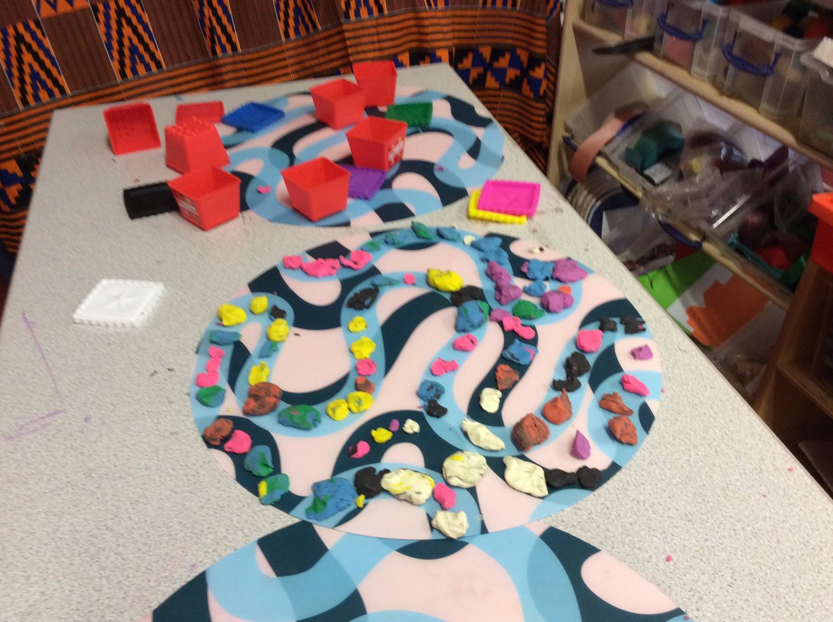 LordsgateCE's tweet photo. We love learning in Year 1!! Well done children for all of your hard work this last week. Great effort :) #lordsgatelearning #lordsgatecp #lordsgatetopic https://t.co/vHYW6Ryco9