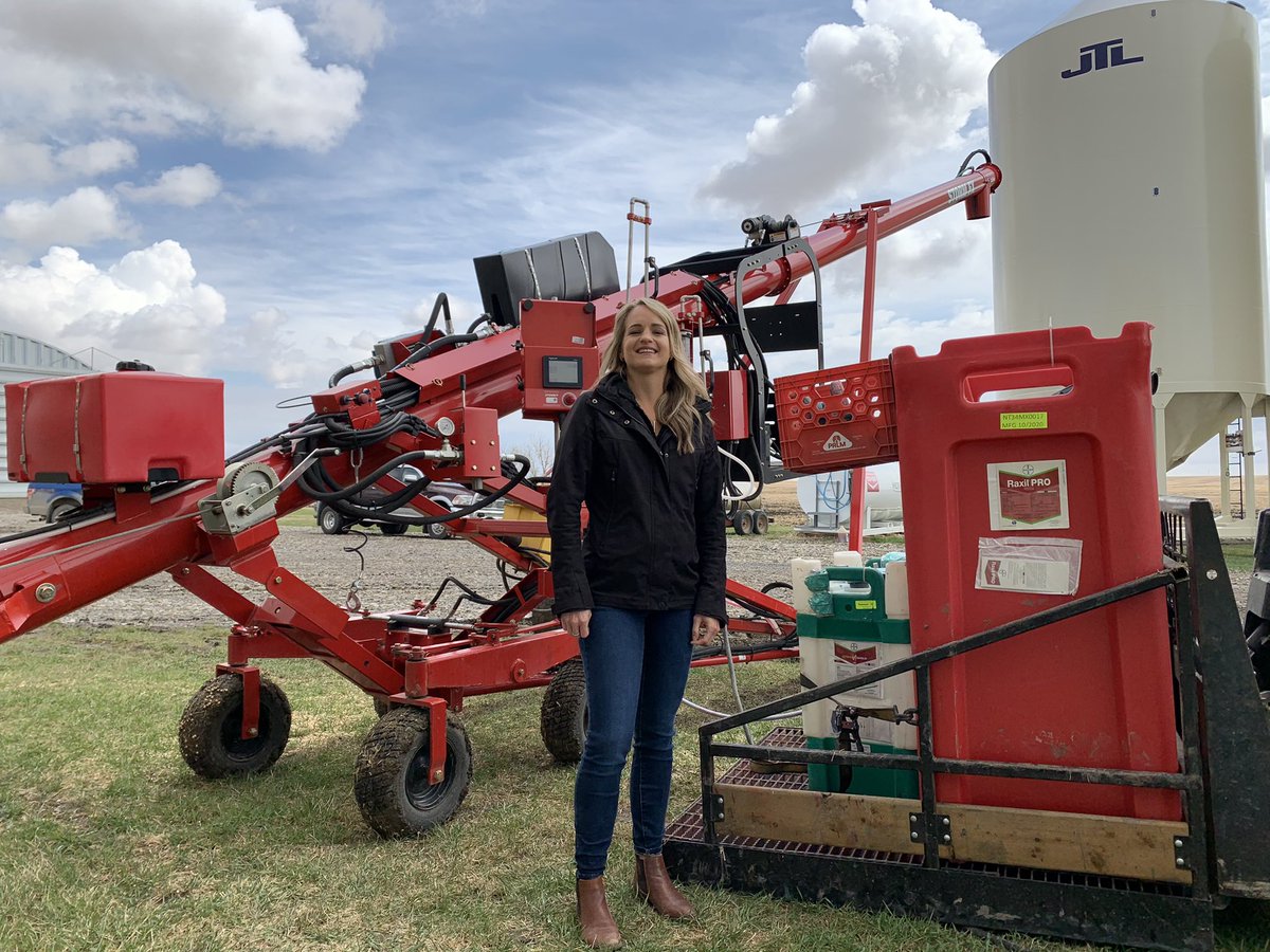 BCSBethM's tweet photo. Keep those awesome #FarmLifePhotoContest pictures coming! Anything farm related qualifies for a chance at 1 of 2 iPads. Make sure to use the above hashtag and tag the below! 
@FieldViewCanada @Bayer4CropsCA https://t.co/hb6iE7N1HR