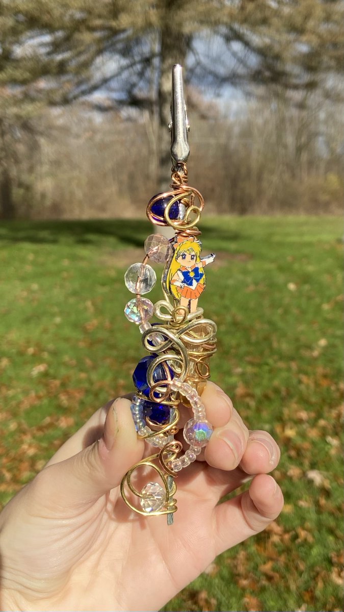 Chantel01c's tweet photo. Roach clips I finished✨ the butterfly is a custom order and is NFS. https://t.co/LPxYpNlSg8