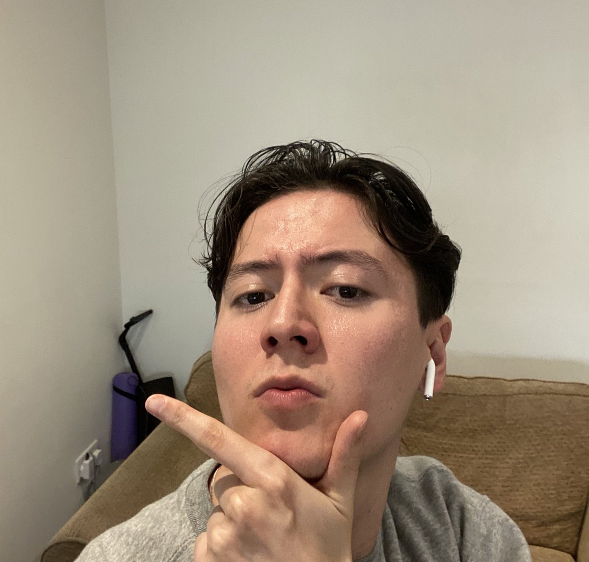 VACANZA EP OUT AT MIDNIGHT!🥳🥳🥳 Can’t wait for you to hear this new new. Had the first idea for the first song at the end of 2018. I wrote the rest of it through 2019, and finished it through 2020/21!🥲
Pre-Save to hear it first: found.ee/Vacanza
🏖😊