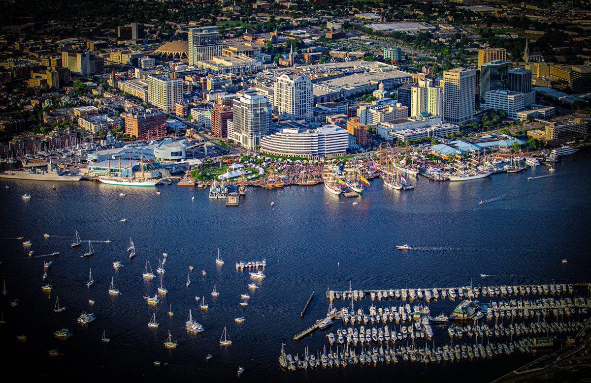 Festevents's tweet photo. Today, Norfolk Festevents celebrates its 40th birthday! We thank all of our guests, partners, sponsors, volunteers, and all of those who have helped us in creating so many unforgettable memories for our community! #Festevents https://t.co/7fvovlHsvx