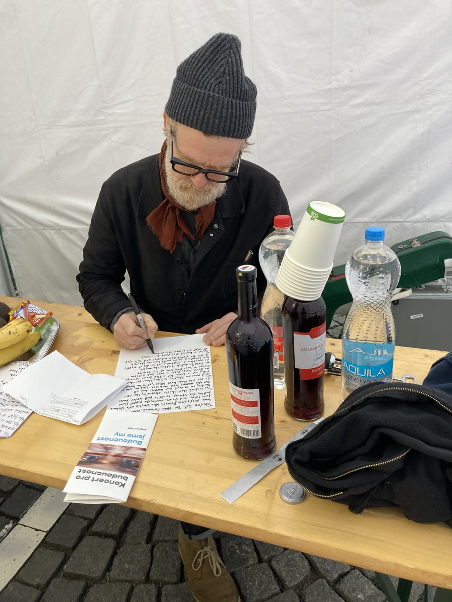 Ivi Rebová tweet media