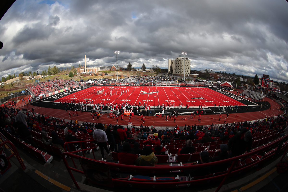 Happy Playoff Week, 🦅 Nation! A few Roos Field reminders:

No vaccination checks, but masks are required.

Tickets for Season Ticket Holders: On sale NOW!
Non-Season Ticket Holders: Wednesday at 12pm

See you at Roos on Saturday at 1pm against Northern Iowa!

#GoEags