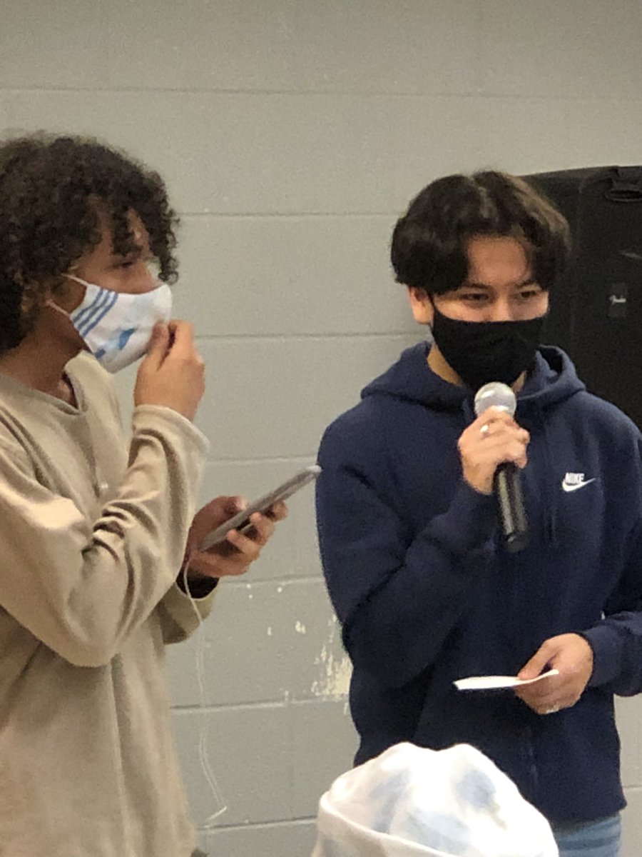 Open Mic at D Lunch!  @urhsathletics @UnityReedHS @nicholsrd37 <a href="/PWCSNews/">PWCS</a> <a href="/ReedhsSALC/">URHS SALC</a>