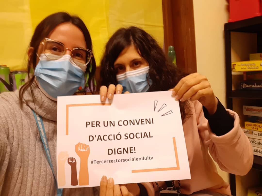 PLluita's tweet photo. Avui finalitzem aquesta campanya de denúncies i dimecres comencen les aturades als centres de treball.

Per un Conveni d'Acció Social digne, mobilitza't! 

#tercersectorenlluita https://t.co/rROhIcvvcz