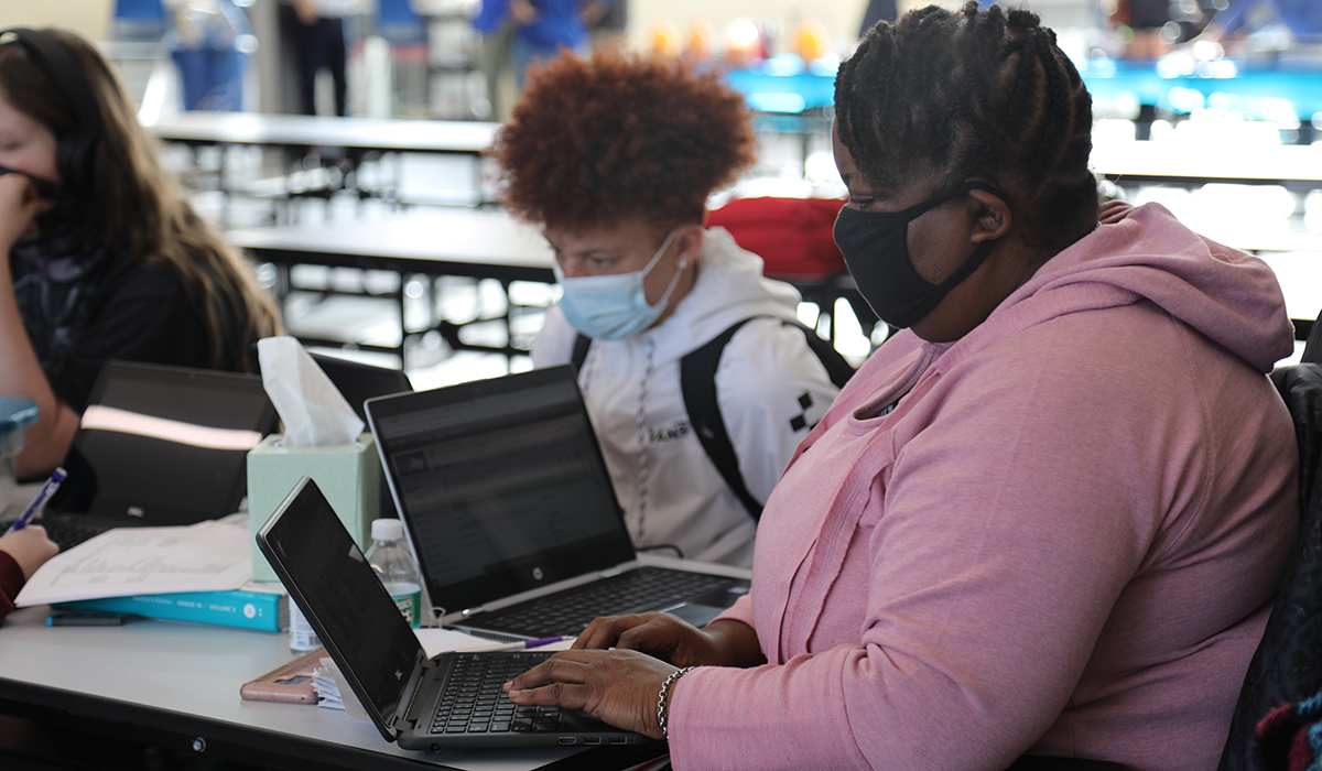USD475's tweet photo. Today, @junctioncity_hs students and staff are dedicating their first day of Thanksgiving Break to Turkey Tutoring! 🦃📚💻 #BeBoldBeBlue #ThriveIn475 https://t.co/cBGWwOk4tI