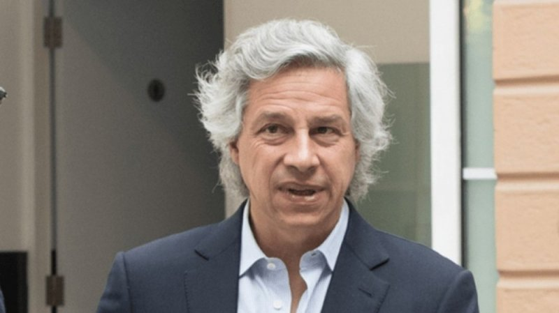 SerpientesE's tweet photo. #CirculaEnRedes | 🚨 Cláudio X González hace llamado para evitar la Reforma Eléctrica de AMLO a toda costa.

Durante la ya conocida entrevista que el comentarista Carlos Loret de Mola realizó a Claudio X. González, en donde se manifestó “más de izquierda que de derecha” https://t.co/TX4j7PT7Wy