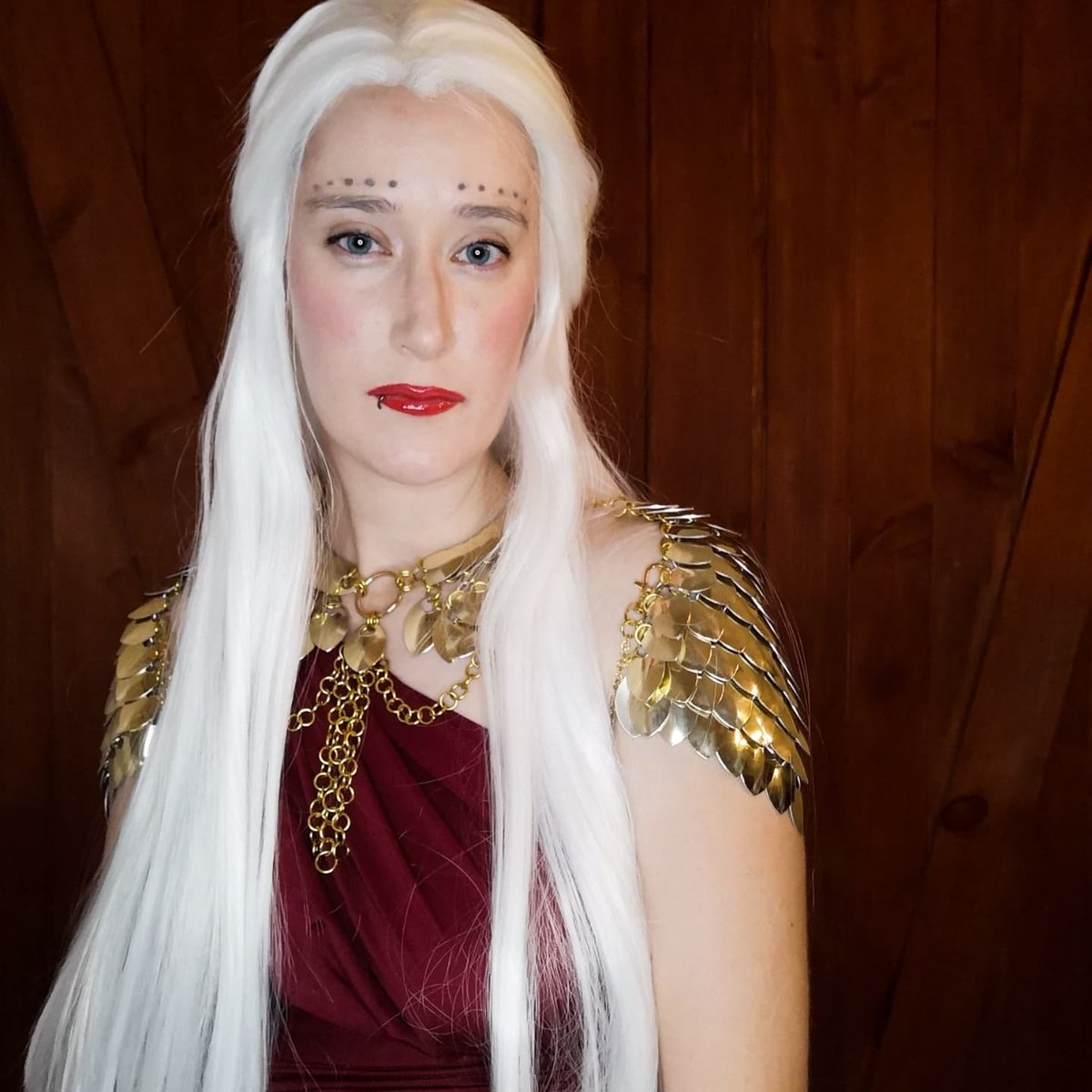 dreyistrying's tweet photo. Got bored and was kinda depressed on saturday so I did a photoshoot of my sorceress from D&amp;D 🔥🔥 https://t.co/G1ZtNSq03R