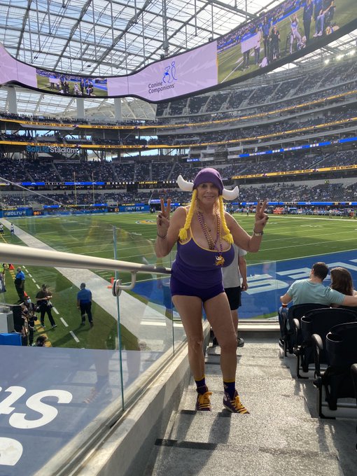 SoFi stadium watching my favorite team the Vikings beat the chargers https://t.co/TSMWe1zSbC