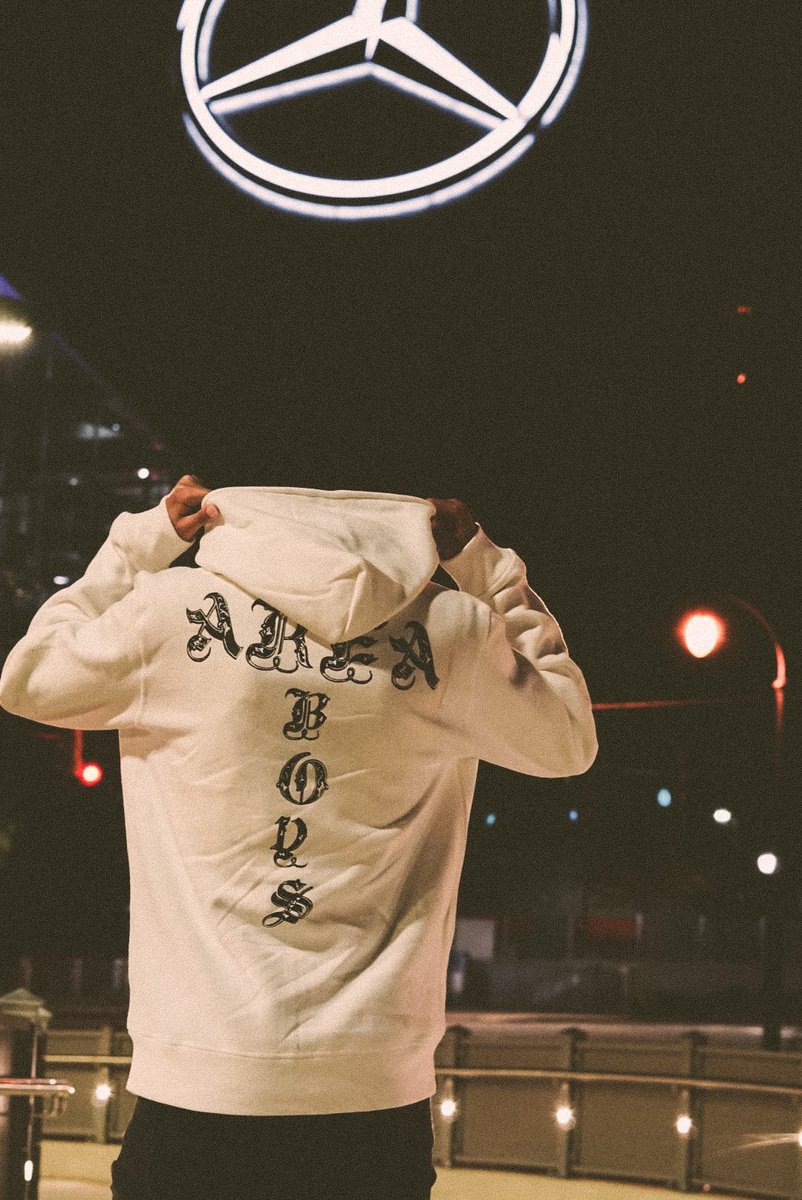 GIVENCHYBASTARD tweet media