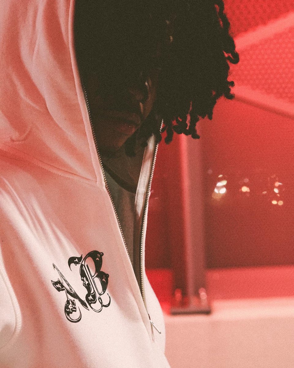 GIVENCHYBASTARD tweet media