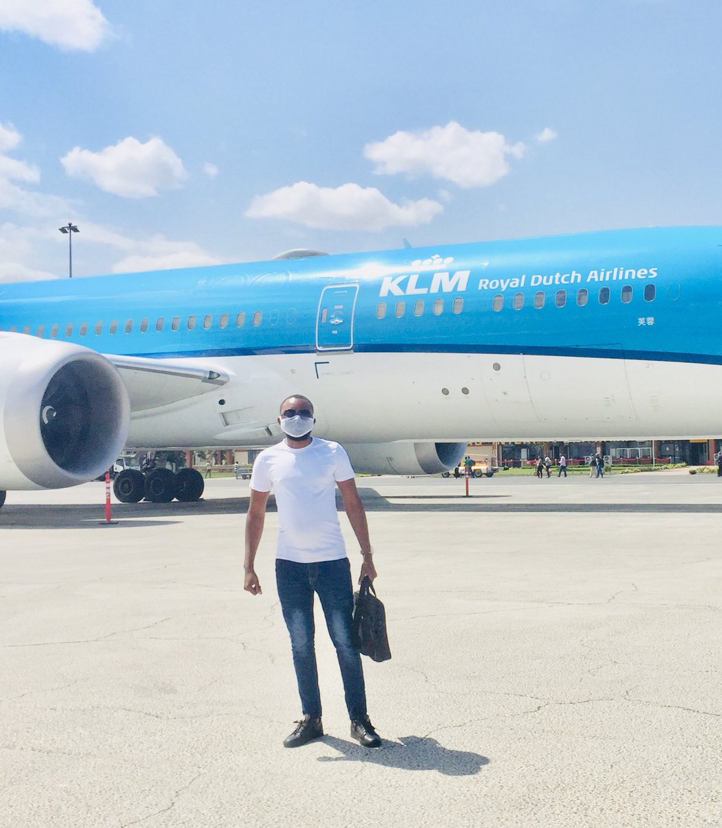 chikambujr's tweet photo. Humbled to be on the  desk.
#KLMTanzania https://t.co/qUNkmowO5Q