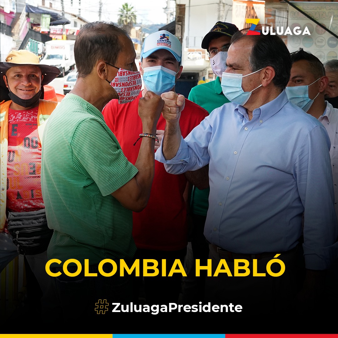 EdwinValdesCqta's tweet photo. #CentroDemocráticoUnido
#ZuluagaPresidente 
Hoy la bancada en pleno del Congreso de la República del  partido Centro Democrático, nos reunimos con @OiZuluaga en unidad con nuestro próximo presidente.  
  https://t.co/bY8y21VpCe https://t.co/6y2WJBEKBd