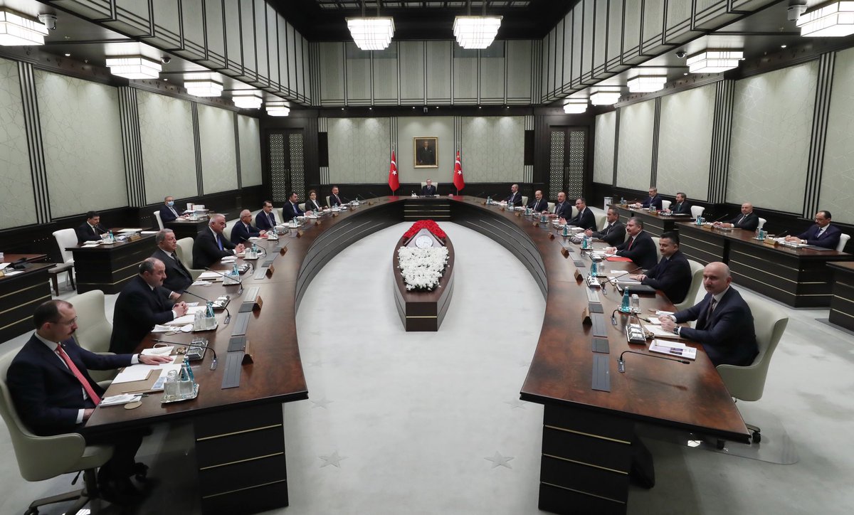EzraTurkish's tweet photo. Cumhurbaşkanlığı Kabinesi, Cumhurbaşkanı @RTErdogan’ın başkanlığında Cumhurbaşkanlığı Külliyesinde toplandı. https://t.co/6tCQOyLxQQ