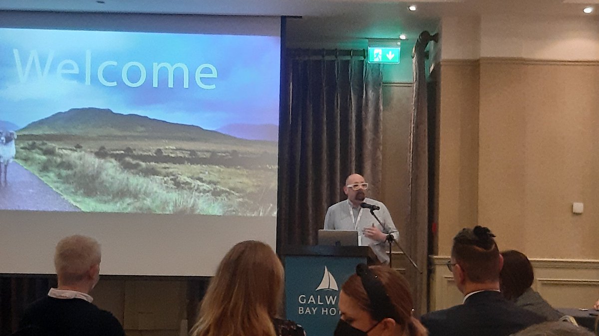 clonmelapplefe1's tweet photo. Karl Wallace head of Festivals @artscouncil_ie thanking the festival sector for its flexibility, resilience and creativity at #efa #artsfestivalssummit2021 hosted by @aoife #placemaking #changemakers #multidisciplinaryarts https://t.co/Rpnzj5D8fh
