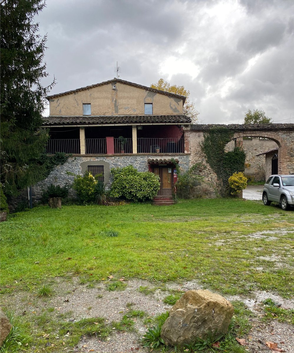Repoblem (@repoblem) on Twitter photo L'Elisenda ofereix en lloguer una masia a Osona, amb restaurant🍽️ i habitatge; el restaurant s'ha de donar d'alta de llicència perquè ha estat tancat durant uns 3 anys i la cuina s'ha de reformar⚒️.
Les condicions són a pactar amb els interessats.
➡️ masiarestaurant78@gmail.com L'Elisenda ofereix en lloguer una masia a Osona, amb restaurant🍽️ i habitatge; el restaurant s'ha de donar d'alta de llicència perquè ha estat tancat durant uns 3 anys i la cuina s'ha de reformar⚒️.
Les condicions són a pactar amb els interessats.
➡️ masiarestaurant78@gmail.com