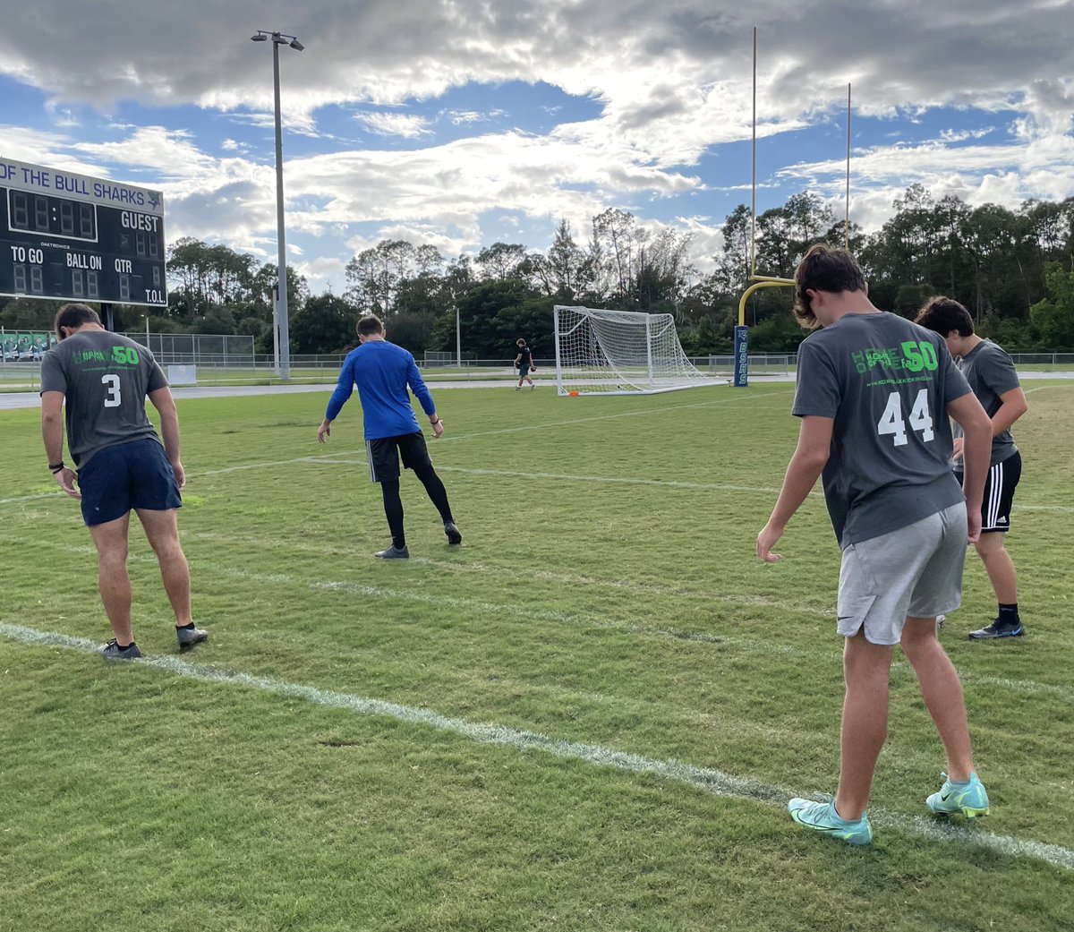 KornblueKicking's tweet photo. Sunday afternoon @KornblueKicking group training 🏈#𝐅𝐀𝐁𝟓𝟎 
📍Bonita Springs, FL https://t.co/VR2C6q96Mv