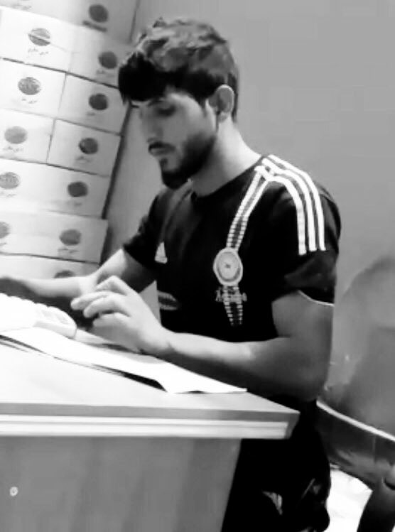 HelalMaithm's tweet photo. الجحيم : هو ان يتكرر المشهد المعاش يومياً،ان تعيش وسط النسخ البشرية ، نفس الوجوه ، نفس الاحداث والافكار عديمة القيمة . دون القدرة على التآقلم مع ذلك ..! https://t.co/67s9I4jIqw