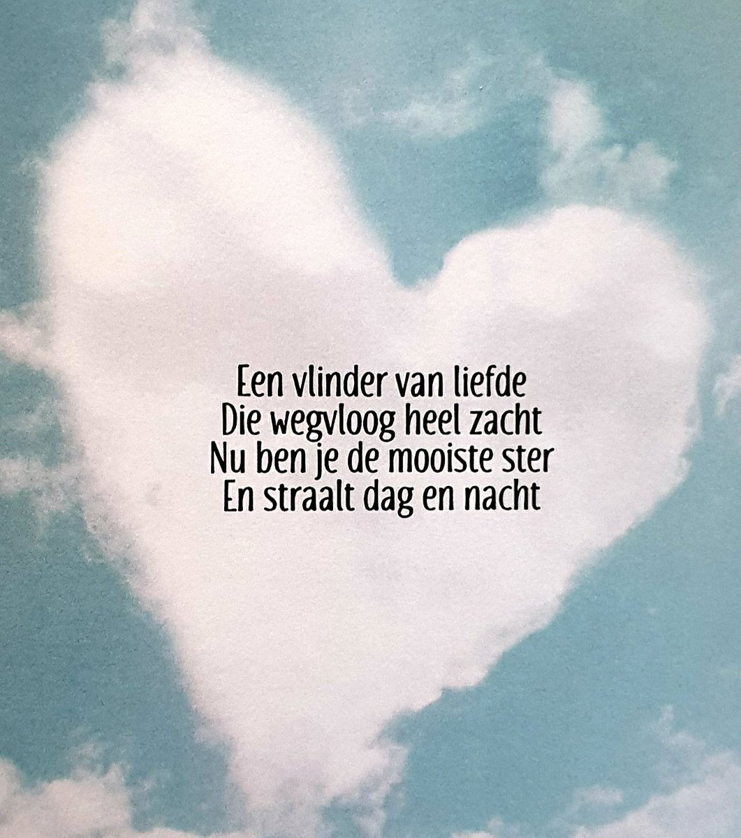 6 jaar lang zorgden wij met liefde voor jou in onze klas. Hebben we genoten van jouw stralende lach en ondeugende streken.
Langzaam zagen we je meer en meer van ons weg gaan. Tot je aan jouw laatste reis begonnen bent. Dag lief kind, wat missen wij jou in onze klas ✨🙏🏻10-11-2021
