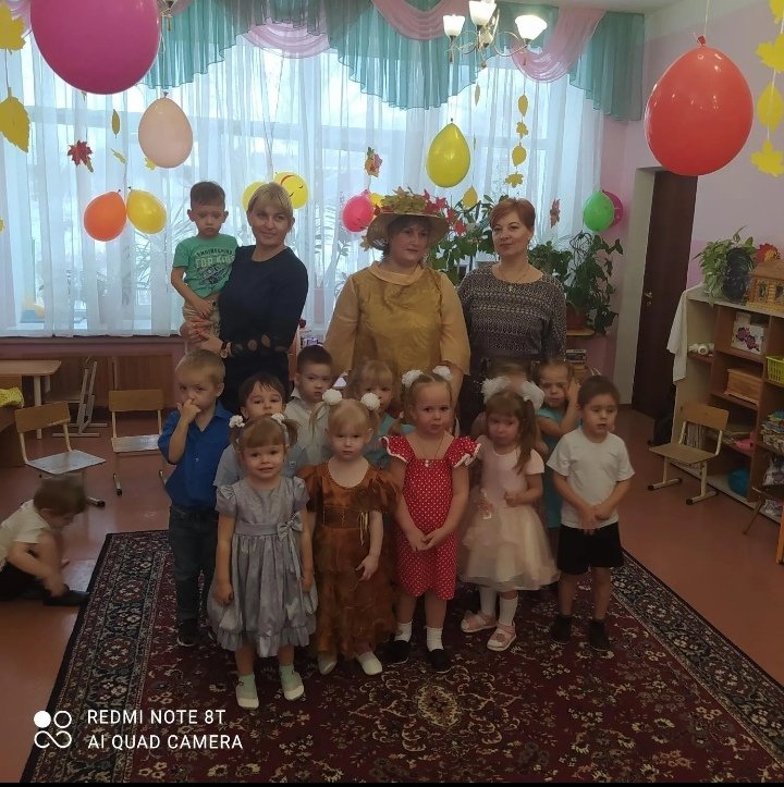 В #ГБОУ_ООШ_19_СП_Детский_сад_Аист прошли развлекательные мероприятия для детей, посвящённые осени.

Осень на опушке краски разводила,
По листве тихонько кистью проводила:
Пожелтел орешник, и зарделись клены,
В пурпуре осеннем только дуб зелёный.