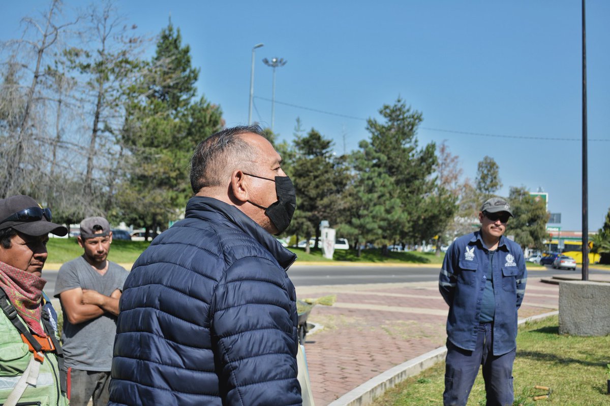 SindicatoVDgo's tweet photo. Nos interesa atender las necesidades de los trabajadores municipales, por ello, por medio del Secretario General, Pedro Pablo Rodríguez, nos acercamos a escucharlos en sus áreas de trabajo y seguimos creciendo como Sindicato #VictoriaDeDurango 

#UnidadLaboral https://t.co/5T9JJHFbD6