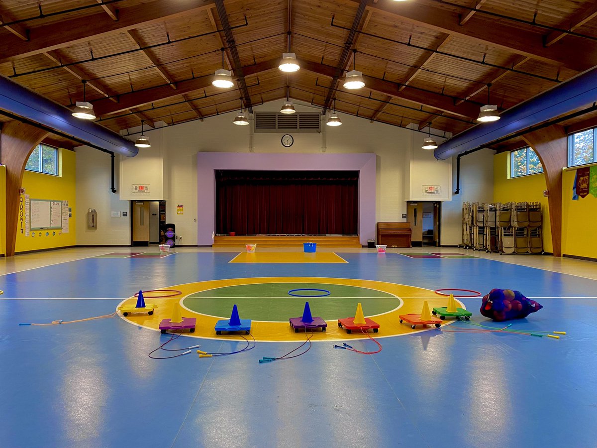 CoachBrinsonPE's tweet photo. The calm before the FUN! Thanksgiving games today! 🦃🤎 #PhysEd #physicaleducation #turkeygames #scooterfun https://t.co/HYO9t5MmhW
