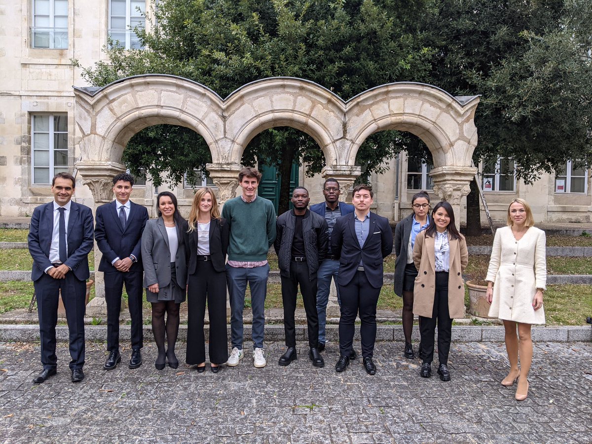 m2_dap's tweet photo. Le Master 2 Droit de l’action publique est heureux de vous présenter la promotion 2021-2022 (dir. @AnneLGirard et @antoineclaeys - @UnivPoitiers ) https://t.co/IIpZ7BMC06
