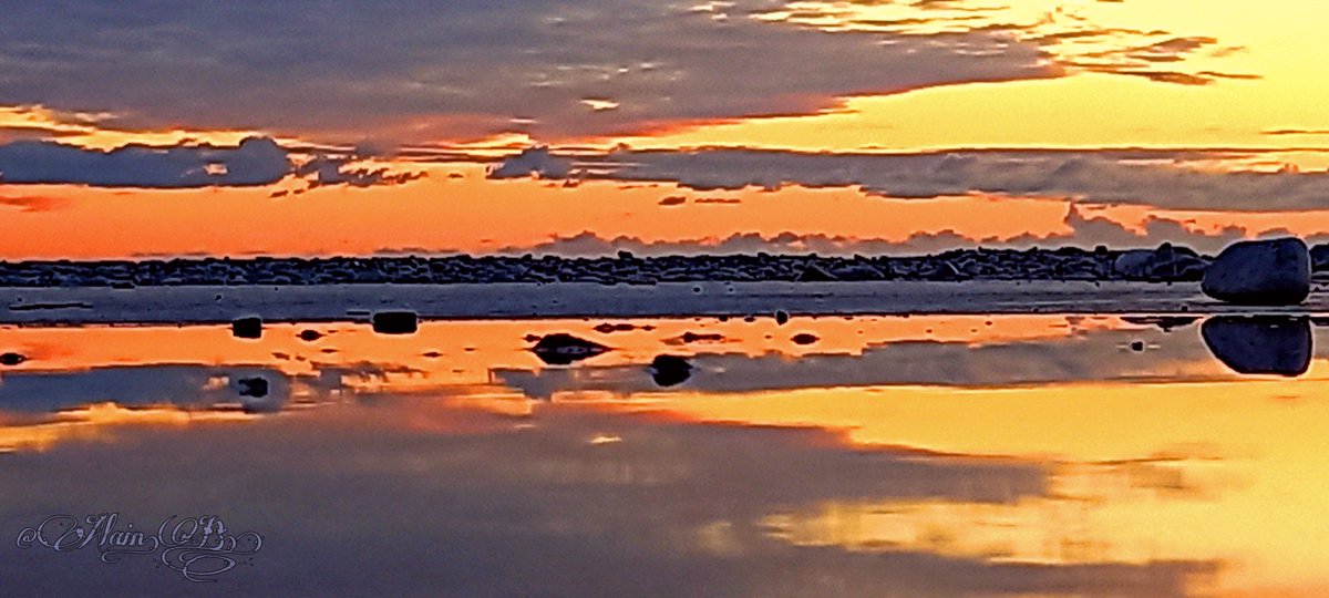 AlainBorsani's tweet photo. Voilà les Couleurs de ce Lundi en fin d'après-midi...Baïeta...#Ilovenice #FenetreSurNice #fenetresurlacotedazur #sunset #Nice06 #Nice #visitenicecotedazur #explorenice #nissalabella https://t.co/ltrvKh58pH