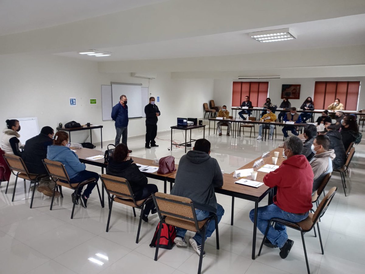 RogerCastilloR's tweet photo. Instituto de Educación Obrera-FIDTH @CTM_Coahuila curso de Negociación de Contrato Colectivo de Trabajo #MagnaFormex educación, legalidad, compromiso y cumplimiento #SindicalismoResponsable®️ @tereso_medina @JG_Guardiola @SFRocha67 https://t.co/7nIAToRsHR