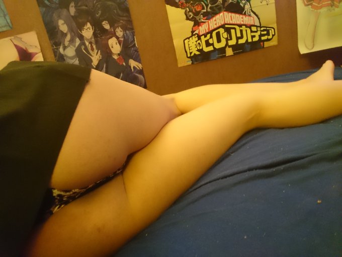 Skirt in winter, such a dumb idea right ? 😏💙 #femboy #sexy #skirt https://t.co/81npefoe2N<a href="/tag/femboy"class="tags">#femboy</a><a href="/tag/sexy"class="tags"><span>#sexy</span></a><a href="/tag/skirt"class="tags"><span>#skirt</span></a>