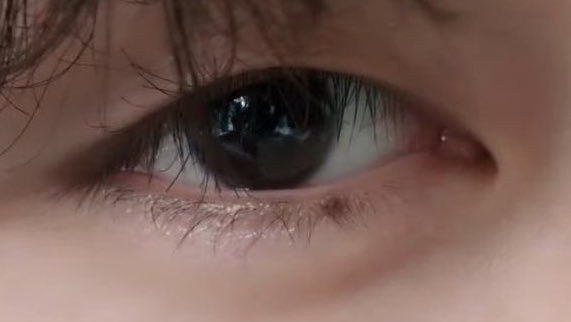 kkuverse's tweet photo. jungkook is taehyung's mole enthusiast, i wonder how jungkook loves taehyung's mole under his eyes. you need to be more closer to see his mole 

#taekook https://t.co/OJVHFE16of