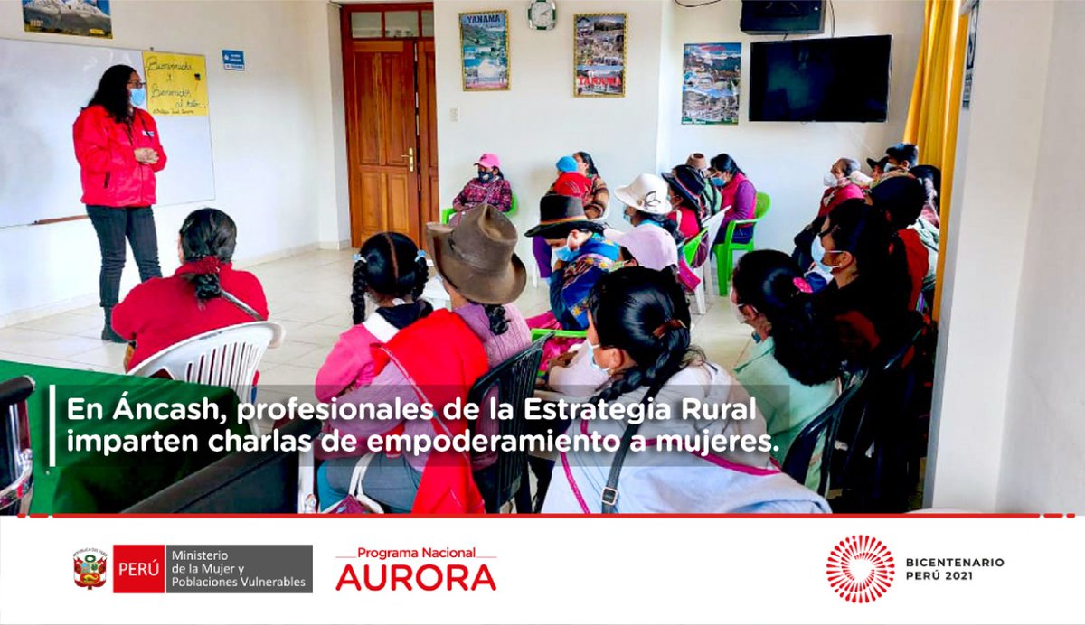 MimpPeru's tweet photo. #Áncash | ¡Vamos de casa en casa! 🙋🏽‍♀️ Equipo de la #EstrategiaRural Yanama llegó hasta la provincia Yungay para dialogar y empoderar a mujeres rurales del barrio Socos sobre el ejercicio de sus derechos, a fin de generar cambios orientados a la igualdad y la no violencia. 🙋🏽‍♀️💪 https://t.co/RoEnTcLtFH