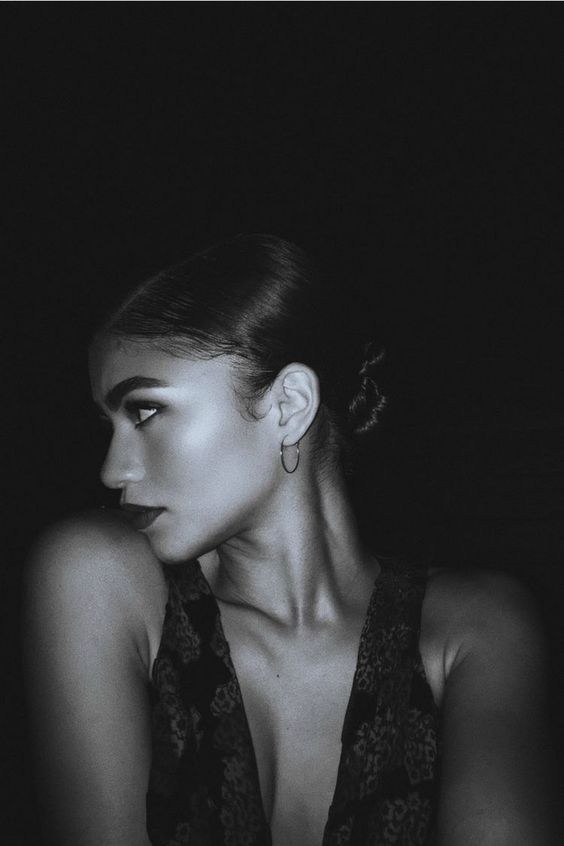 NOTrebecag's tweet photo. b&amp;w night.🌃🎆 https://t.co/r0lMJrpjIj