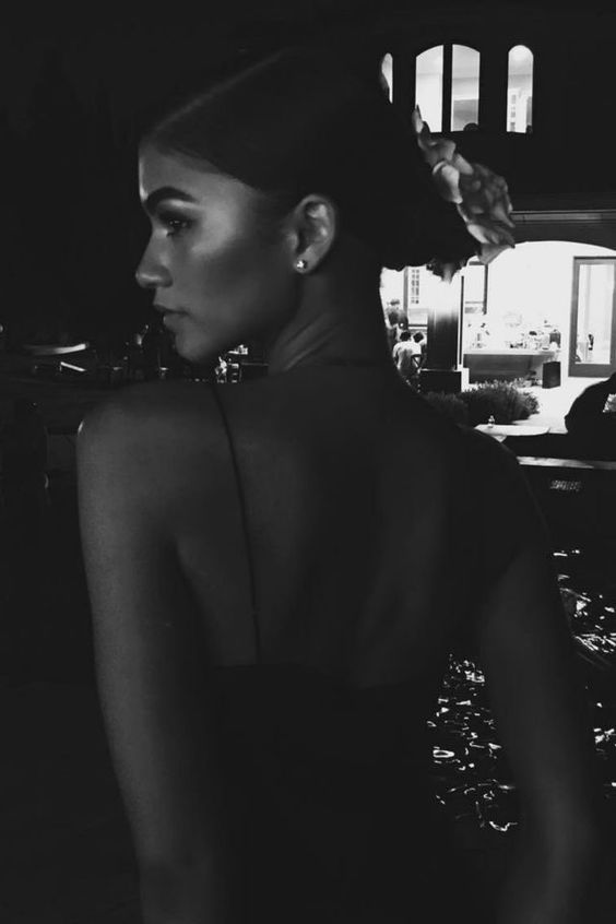 NOTrebecag's tweet photo. b&amp;w night.🌃🎆 https://t.co/r0lMJrpjIj