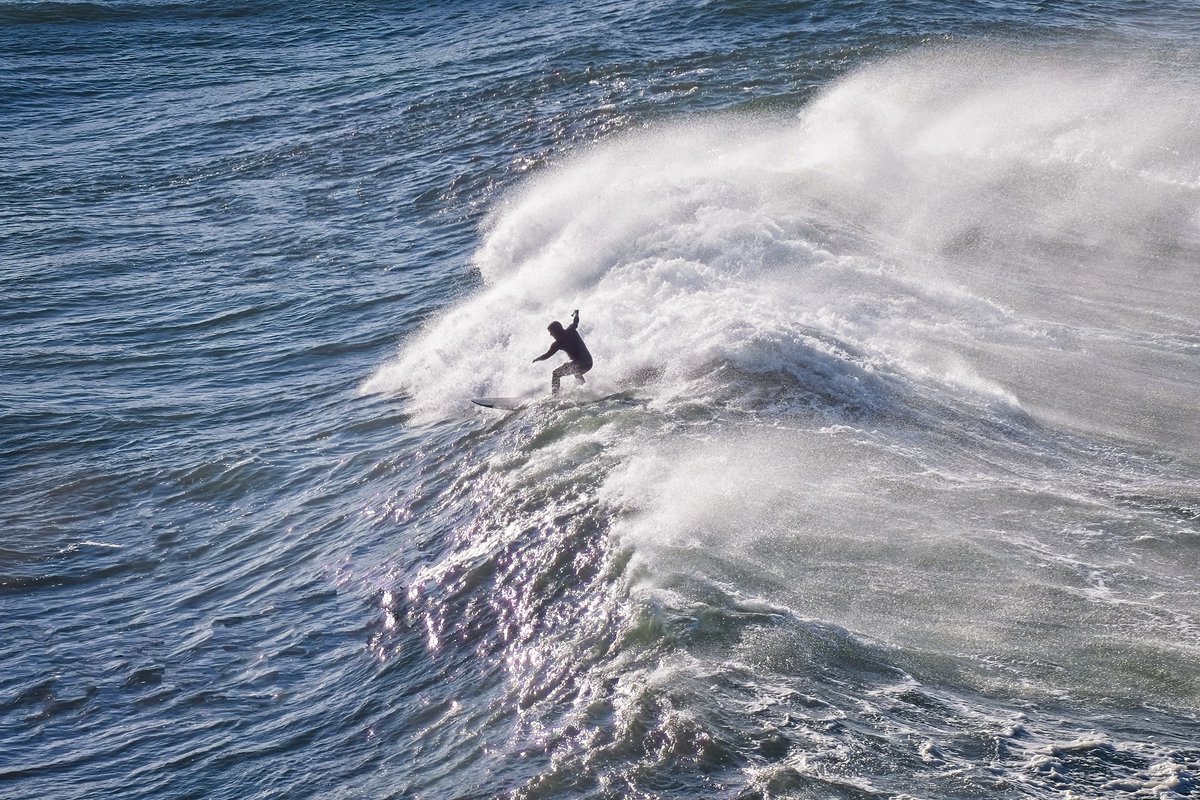 AdjustedPhoto's tweet photo. @moment Windy wave #RideOn https://t.co/bZRGH9o7eE
