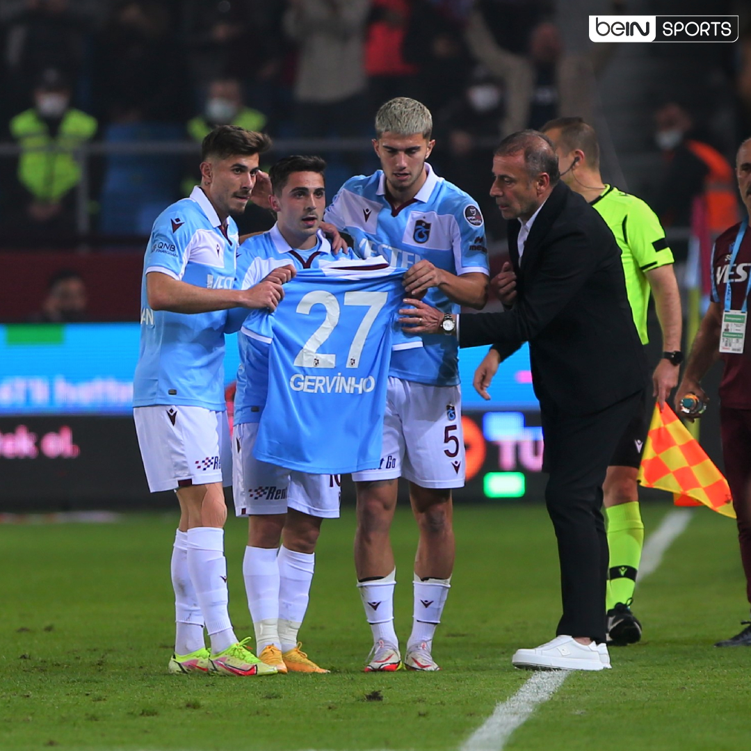 beINSPORTS_TR's tweet photo. 🌊 Abdülkadir, Djaniny, Cornelius... Trabzonspor, soyunma odasına farklı gitti.
🔵 Trabzonspor 3-0 Gaziantep FK ⚫ #TSvGFK
📸 İlk yarıdan kareler. #beINSPORTS https://t.co/Z9HaMl2FJC