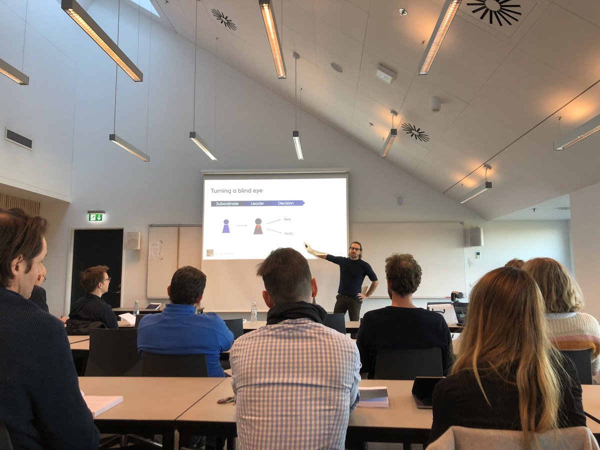 caroborsting's tweet photo. @simanfication, my good friend and fellow moral psych enthusiast, defended his phd dissertation on collaborative corruption and leader-subordinate relations today - neatly orchestrated live die-roll play on stage and it all concluded with champagne and German beer. Gongrats👏🏼🎓🍾 https://t.co/o7Ke8jGl2g