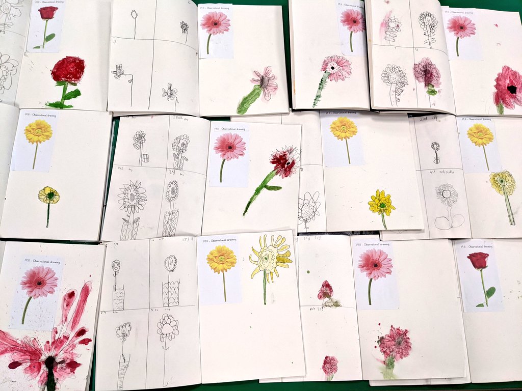 crogan5003's tweet photo. Year 2 have been doing some artwork based on flowers 🌹🌻🌸 https://t.co/AbLzuM9uVh