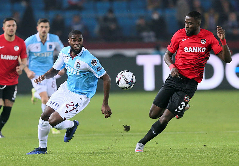 İY | Trabzonspor 3-0 Gaziantep FK 

⚽️ 20’ Abdülkadir Ömür
⚽️ 42’ Djaniny
⚽️ 45’ Cornelius