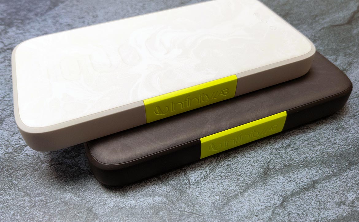 techaeris's tweet image. Our @InfinityLab InstantGo review looks at two stylish 10,000mAh power banks — one with a built-in cable, the other with wireless charging capabilities.
#InfinityLab #InstantGo #PowerBank #WirelessPowerBank #review
techaeris.com/2021/11/22/inf…
