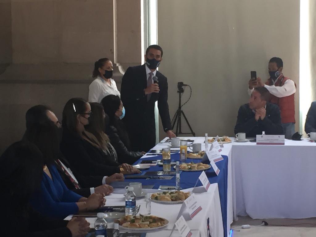 Héctor Návar 🦉 tweet media
