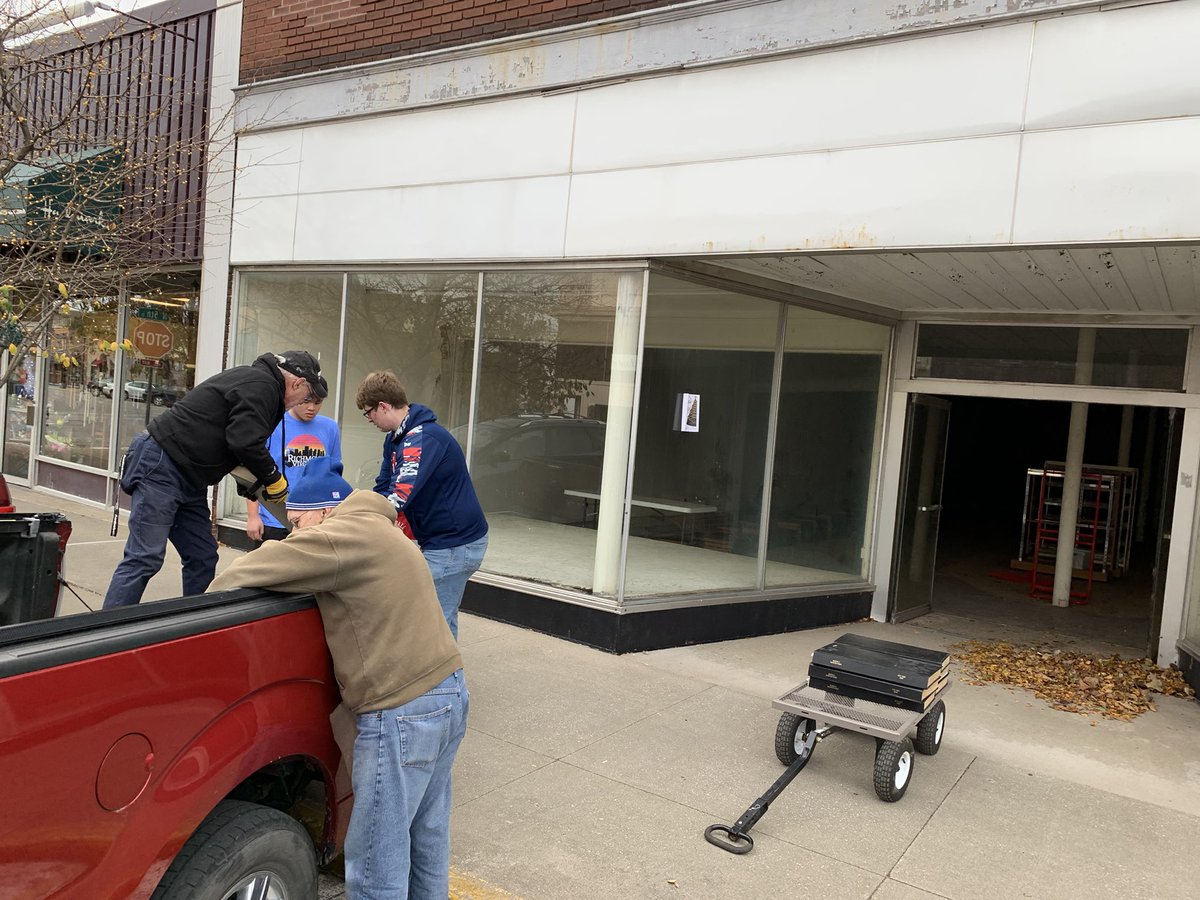 FBSpartans's tweet photo. THANKS to the guys who helped move all the old bound books of news papers out of the Old Monitor Index building. LOTS of History was moved this mornin. 1 of the cooler things we’ve helped with. Proud of these guys for getting up on their morning off for some community service. 👊🏼 https://t.co/gw1KuoZU1z