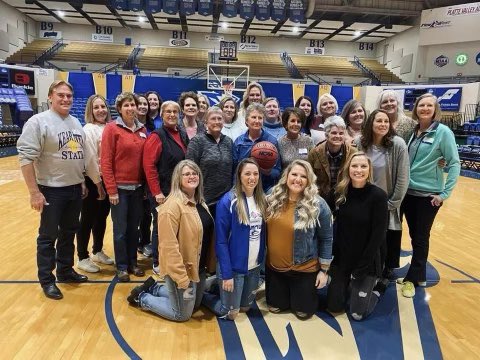 UNKWBB's tweet photo. We had a great group of Kearney State College and UNK women’s basketball alumni come back to visit this past weekend.

We’re grateful for the foundation you laid and are blessed to be part of something so much bigger than ourselves 🤘

#Lopers4Life https://t.co/Ep6BsfXu6a