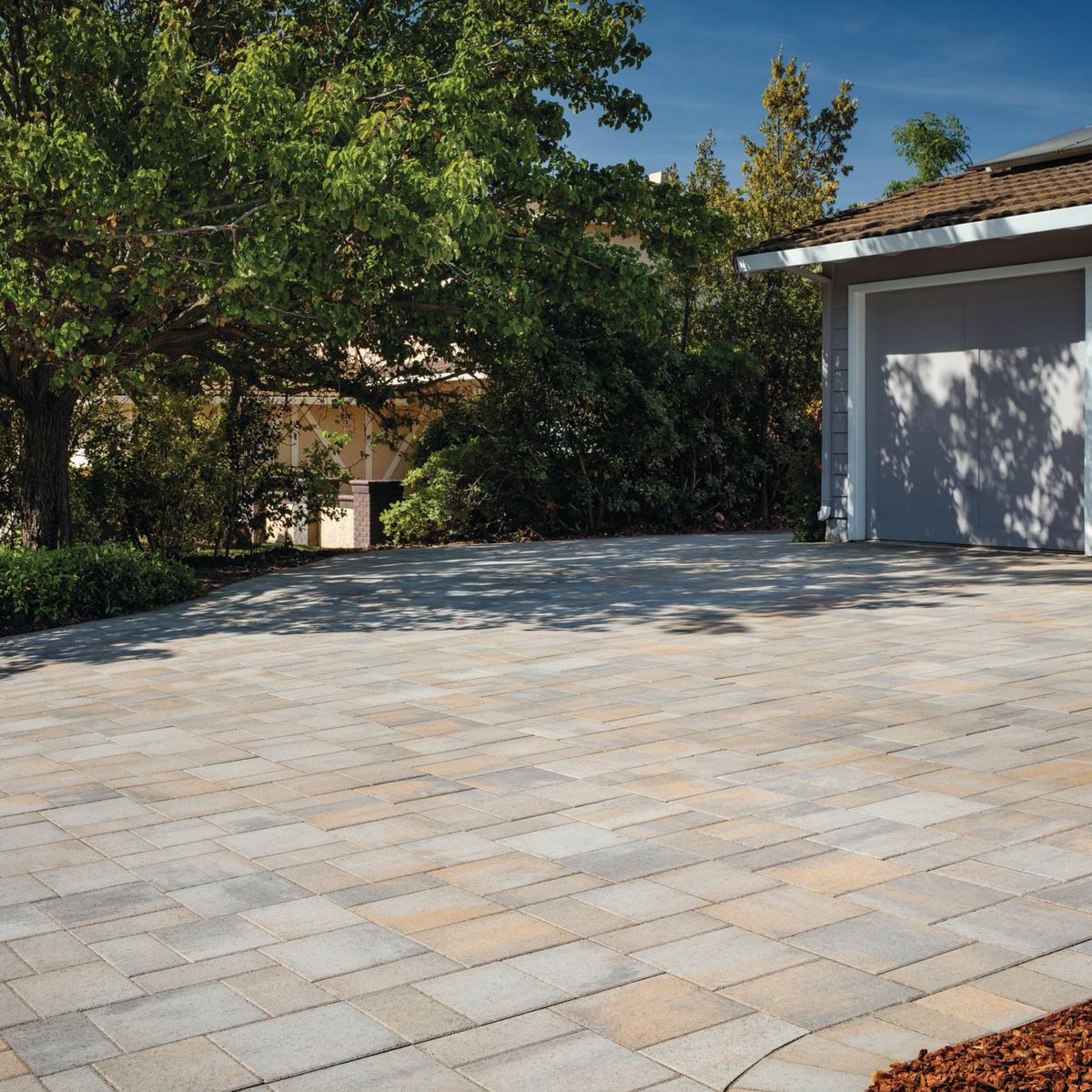 pros_paver's tweet photo. Want a perfect paver installation with professionals?
Go nowhere but California Paver Pros for small to large scale paver installation jobs. You can see your space getting transformed into something wonderful. Our local paver company provides quality services intending higher ... https://t.co/C0IeTWyKIT