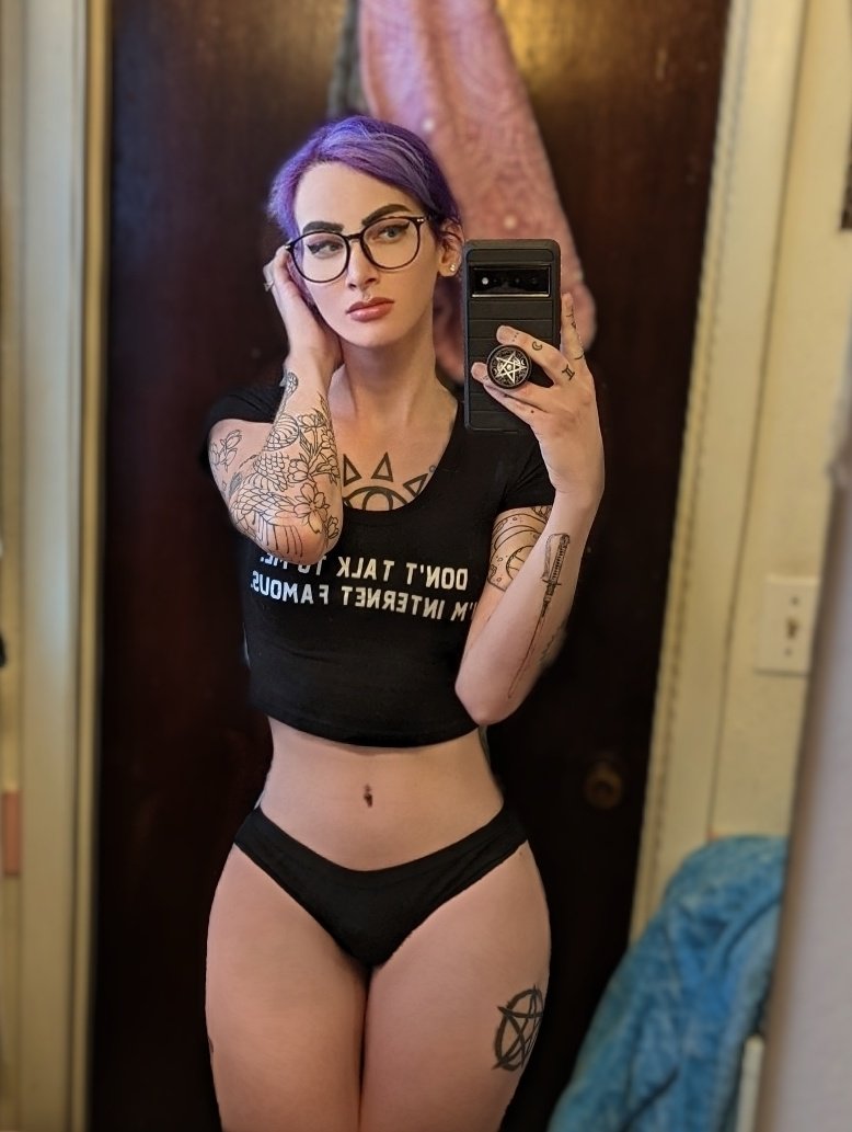 violet valentine on X: heard y'all like girls built like Mewtwo  t.comGTi45yqm1  X