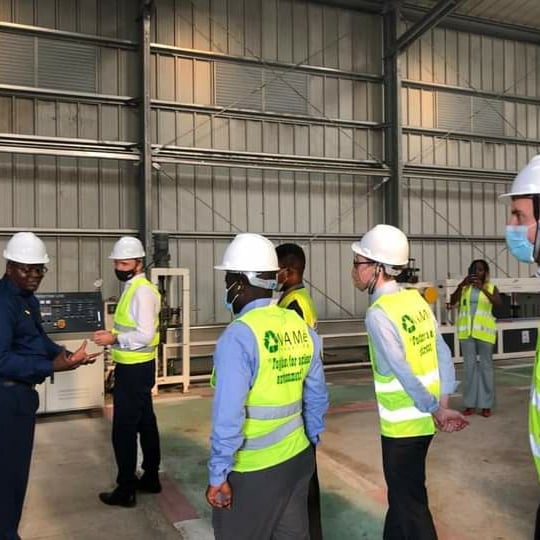 recycling_name's tweet photo. le directeur Géneral de Namé Recycling Roblain Namegni s’est vu nommé samedi dernier 𝙉𝙤𝙢𝙞𝙣𝙖𝙩𝙚𝙪𝙧 𝙤𝙛𝙛𝙞𝙘𝙞𝙚𝙡 du prestigieux prix 𝙀𝘼𝙍𝙏𝙃𝙎𝙃𝙊𝙏 mené par le Prince William.
#earthshotlondon2021 #namerecycling 
@SABC_Brasseries 
@Nestle 
@_princewilliam7 https://t.co/oOB3r4VqPM