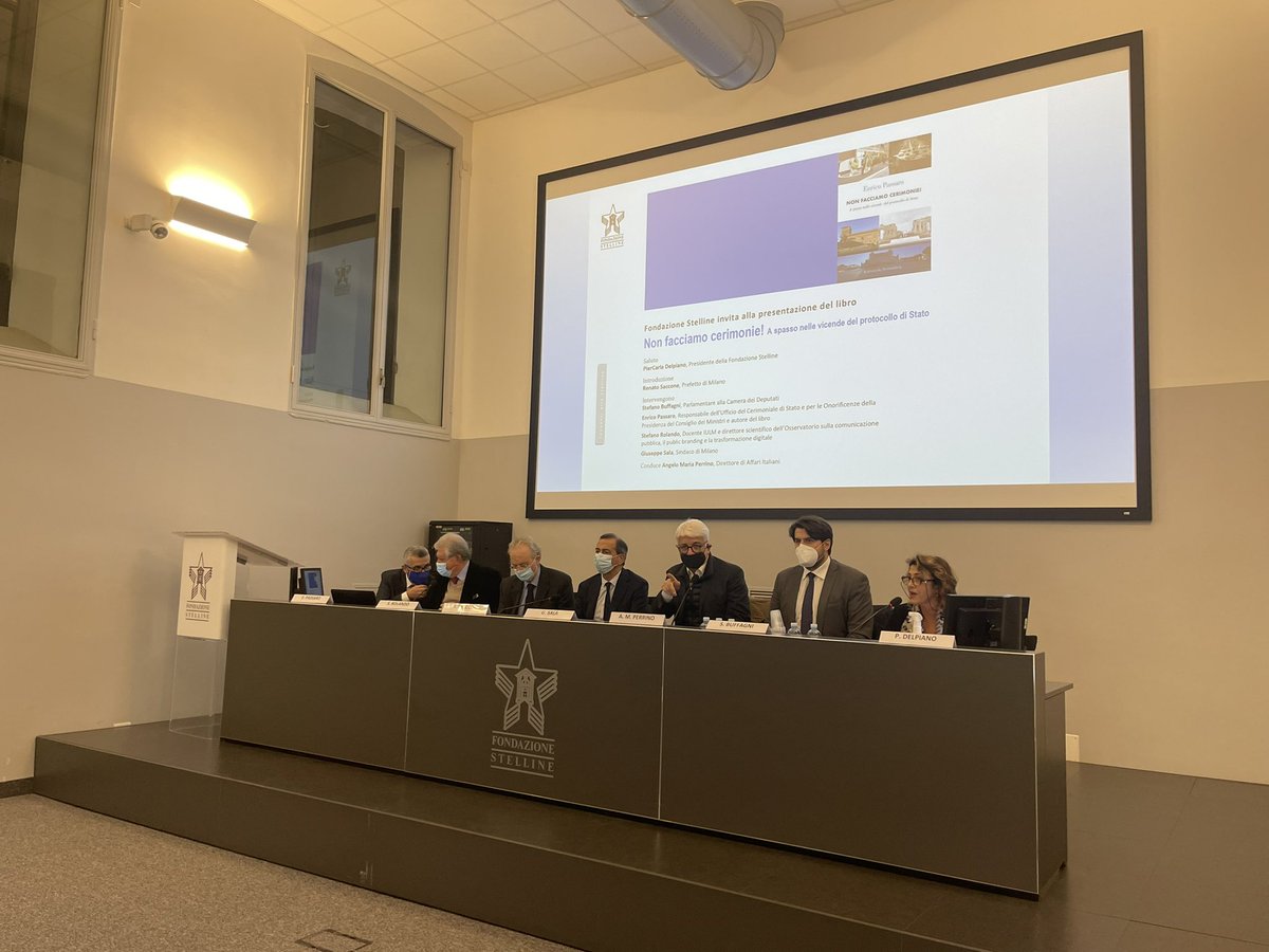 Presentazione del libro “Non facciamo cerimonie! A spasso nelle vicende del protocollo di Stato” (Editoriale Scientifica srl) di Enrico Passaro, responsabile dell'Ufficio del Cerimoniale di Stato e per le Onorificenze della Presidenza del Consiglio dei Ministri.