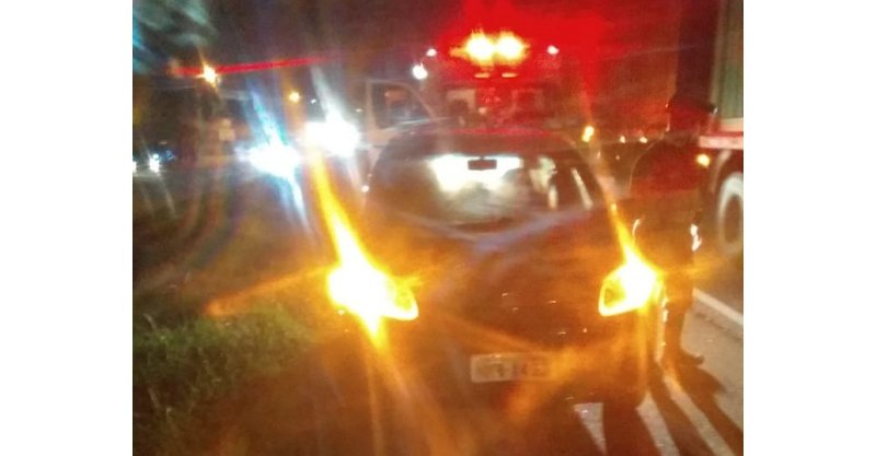 Portal_AHora's tweet photo. ACIDENTE: mulher de 26 anos é atropelada na BR-101, em Imbituba, na noite deste domingo e encaminhada ao São Camilo, em estado grave 👇 
#Imbituba #Segurança

https://t.co/dAHlfxWD4K https://t.co/1P4Drq2fix